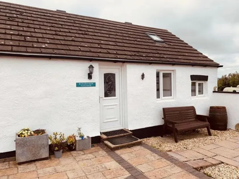 Near Rhosneigr - Sleeps 2 - Pets and Parking - Image 1