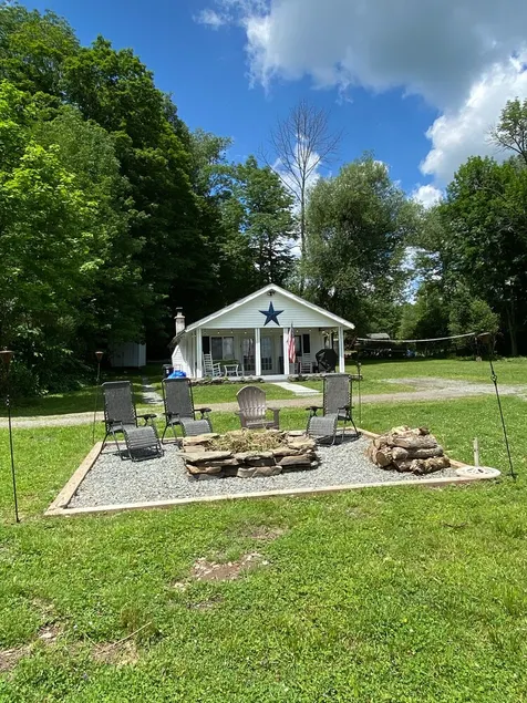 Great Weekend Getaway til denne hyggelige Lake Front Cottage - Image 1