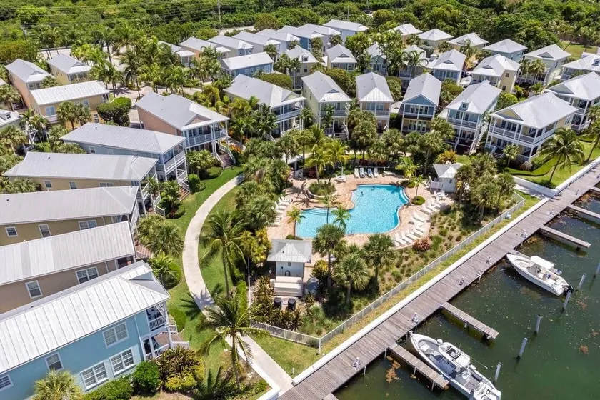 Islamorada house with best location. Lic # 24-0055 - Image 1