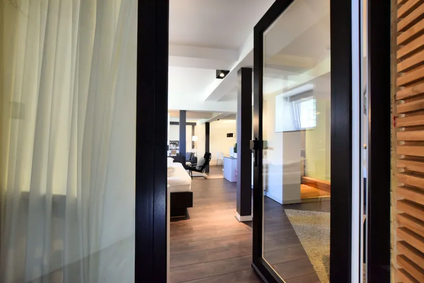 Apartment in Former Coach House - Image 1