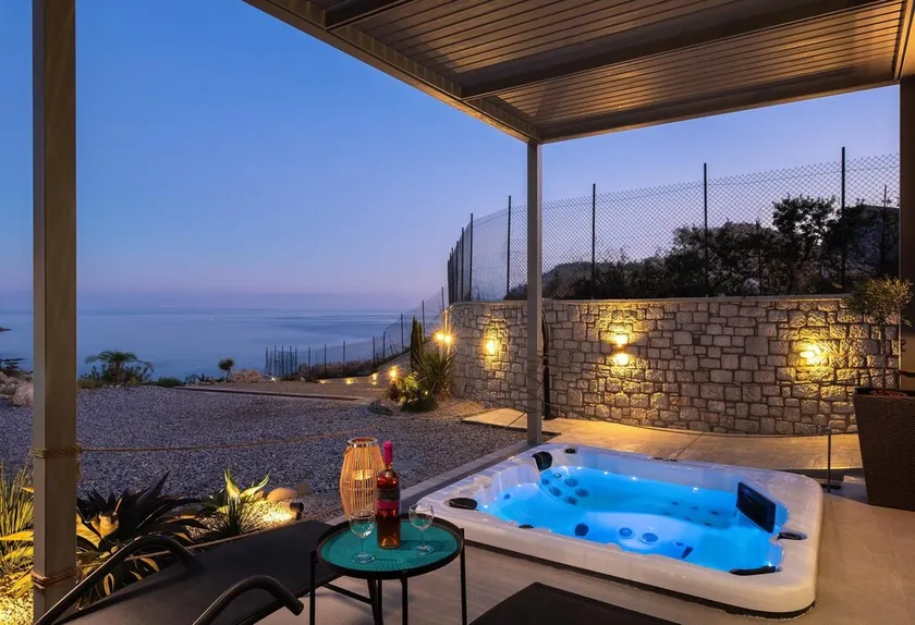 Villa Aquamarine beachfront Rhodes - Image 1