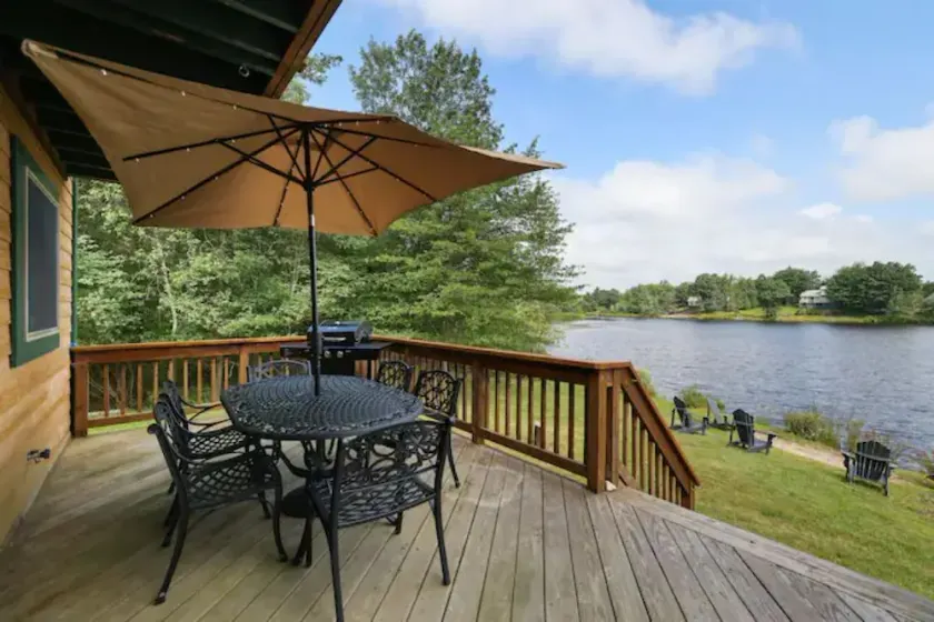 Large Lakefront-Dock! 2 Ensuites with Jetted Tubs! - Image 1