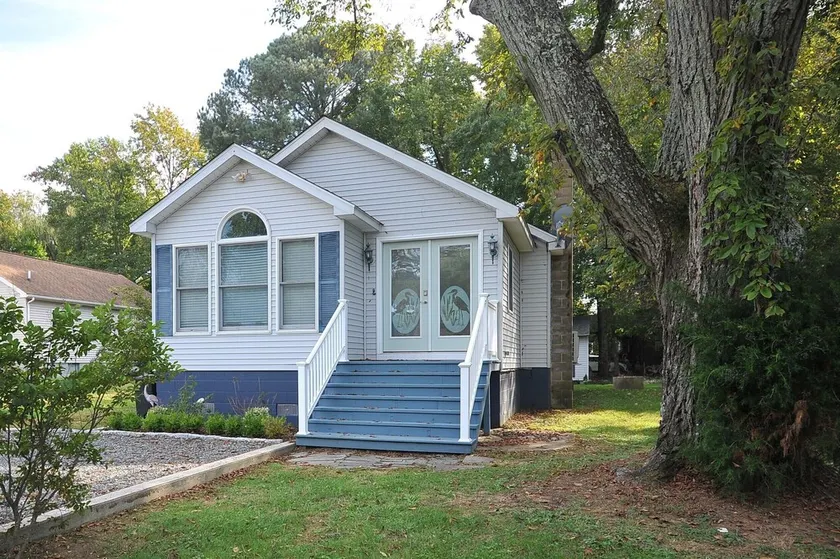 Peaceful getaway convenient to local amenities including beach, boating & food - Image 1