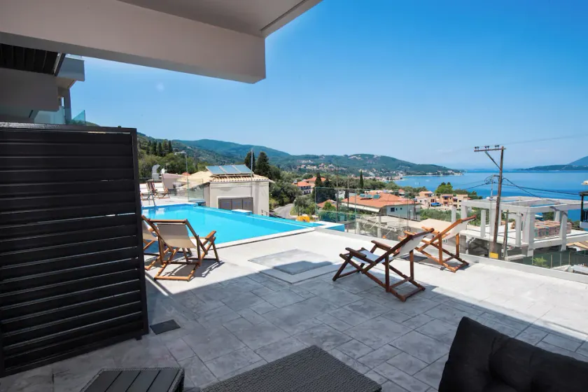 Amaryllis Luxury Apartment - Image 1
