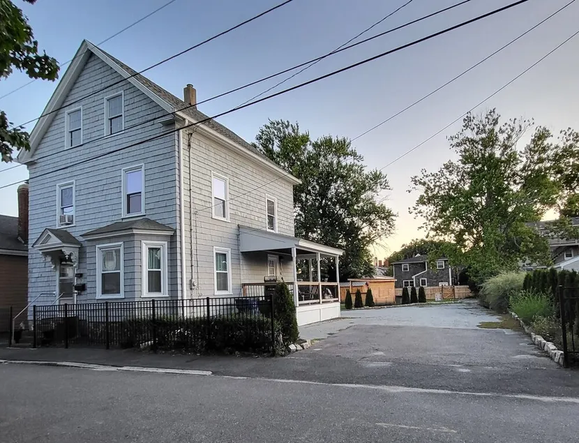 The Upham House in Salem's Historic North Fields - Image 1