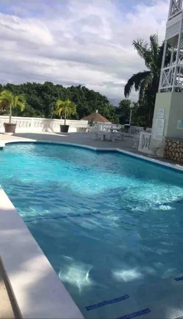 1 Bed Villa - Sleeps 2 - Garden - Parking - Wifi - Image 1
