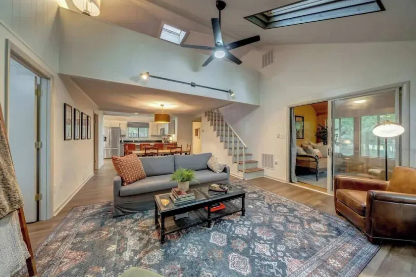Secluded Retreat w Hot Tub, FirePit & Pool Access - Image 1