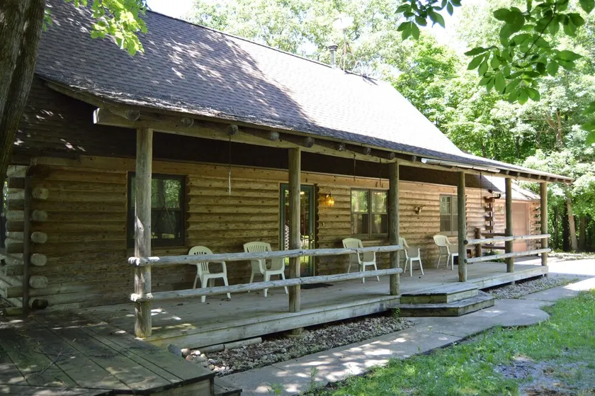 Cabane en rondins sur 25 acres - Image 1