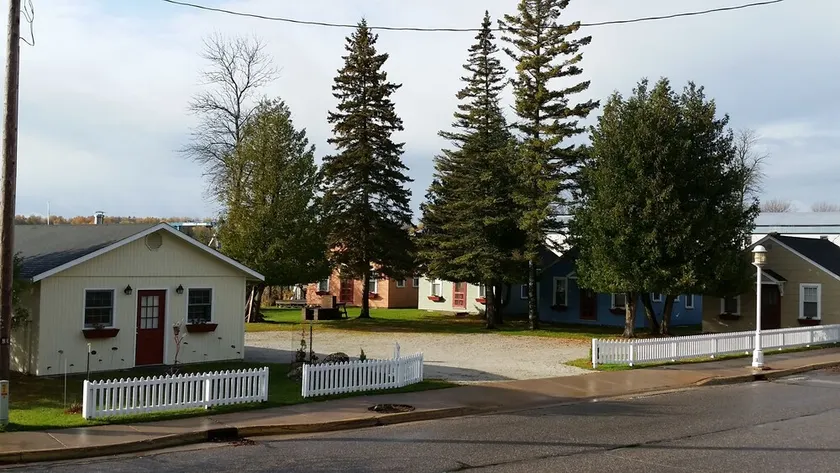 Rainbow Cabins - Beige Cabin #1 - Image 1