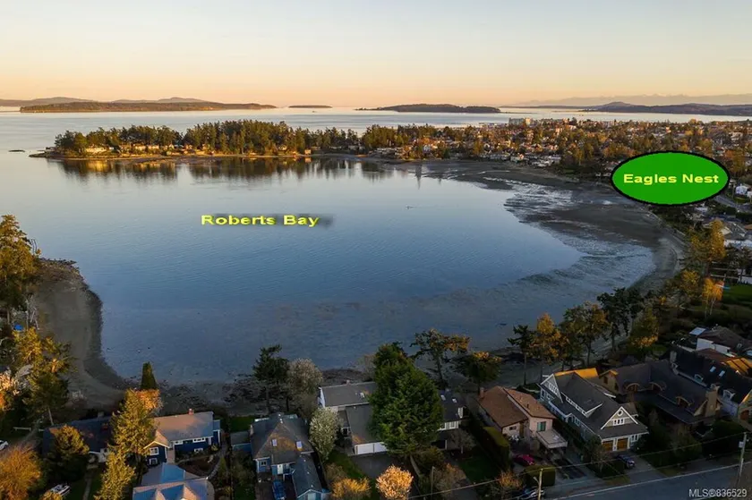 Sidney Beachfront em Roberts Bay, perto de Victoria B. C. - Image 1