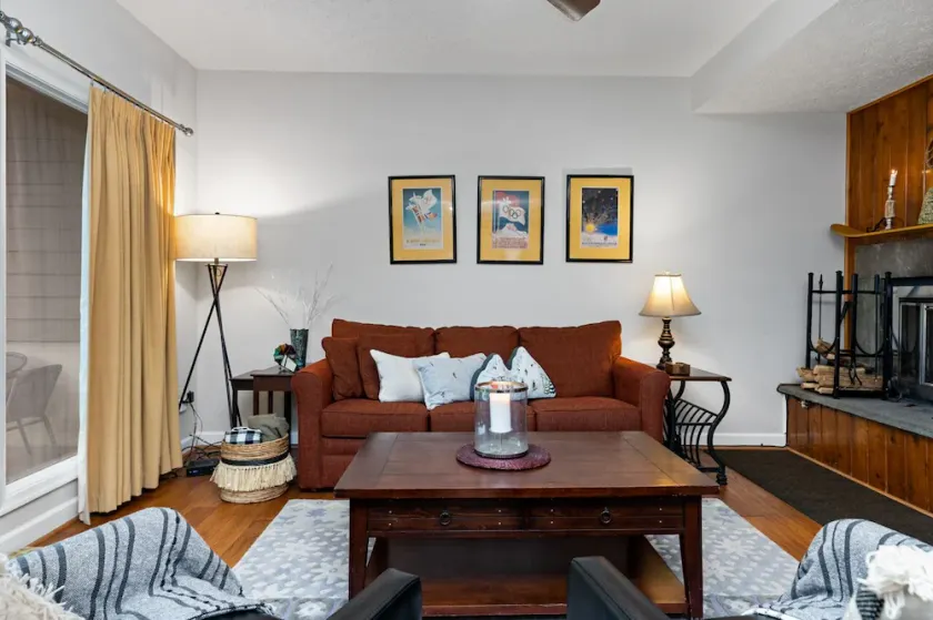 Ski in/out, fireplace, Dog friendly all amenities! - Image 1