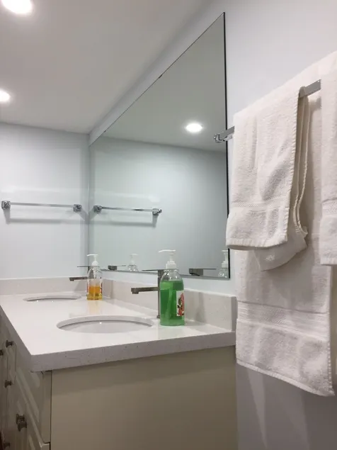 luxury double room with 2 beds - Image 1
