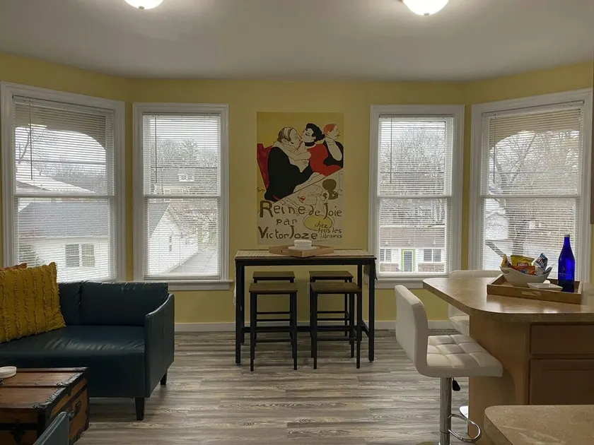 2 BR Loft - Walk to Cafes-Breweries- Arts & Entertainment District - Image 1