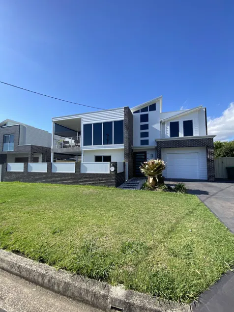 Woonona Beach House a few steps from patrolled beach, parks and cafes - Image 1