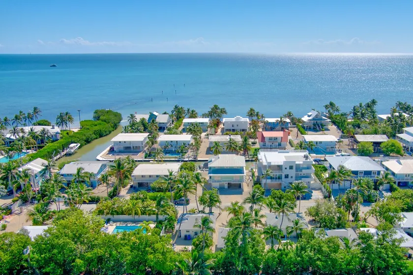 Bungalow #4 - 2 Bed/1 Bath & Pool in Islamorada - Image 1