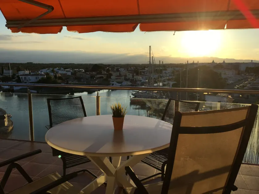Vue Panoramique sur la Mediterrannée, appartement sur canal & proche plage - Image 1