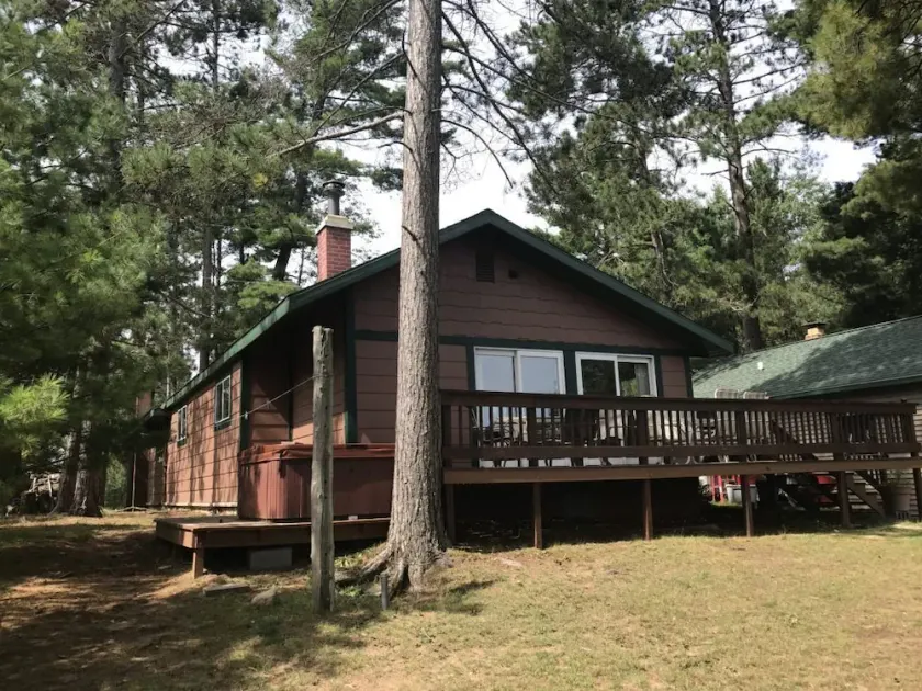 Lake Minocqua Knotty Pine Resort Main House - Image 1