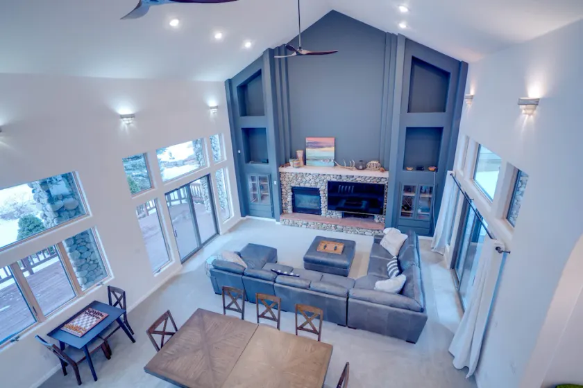 Ski • Soak • Golf -Comfortable Home Upscale Neighborhood Best Location - Image 1