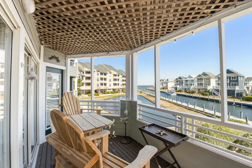 Dock Holiday: Canalfront condo, Water Views, Fisherman's dream with Boat Dock - Image 1
