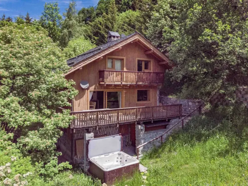 Chalet ski in / out avec vue, emplacement fabuleux - Image 1