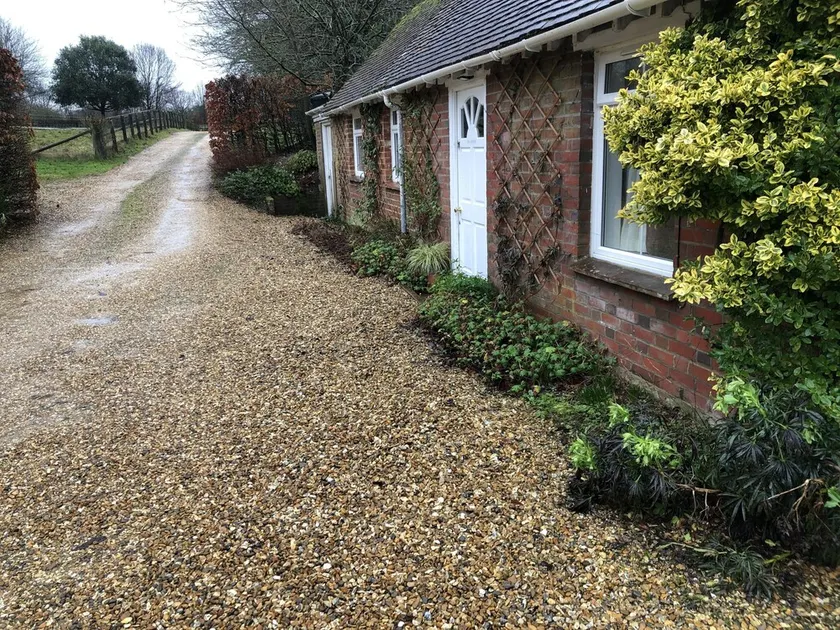 Single floor, self-catering Annexe next to main house, with parking. - Image 1