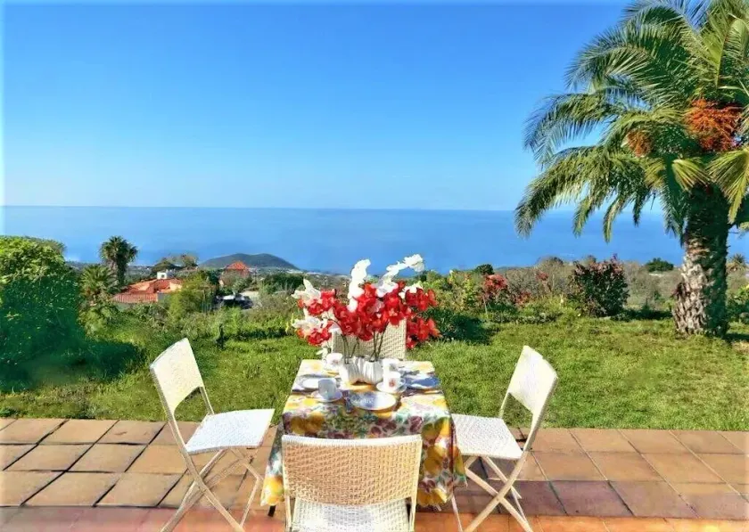 Großzüg. Casa con vista panoramica sul mare, montagne e sulla valle + appartamento opzionale - Image 1