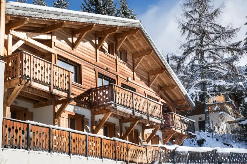 Modernes 4-Bett-Chalet mit Whirlpool, herrlichem Blick über Morzine - Image 1