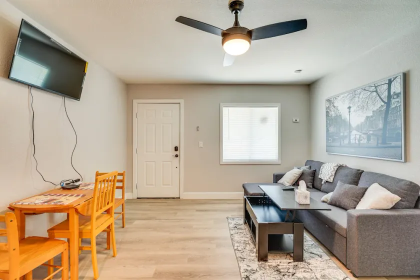 Central Henderson Retreat Near Dining + Lake Mead! - Image 1