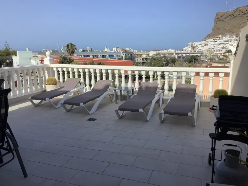  2 BEDROOM APARTMENT WITH VERY LARGE TERRACE - Image 1