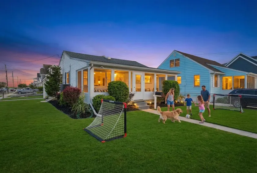 Family-Friendly Beach Home - Steps to Beach & Bay - Porch, Yard, Garage - Image 1