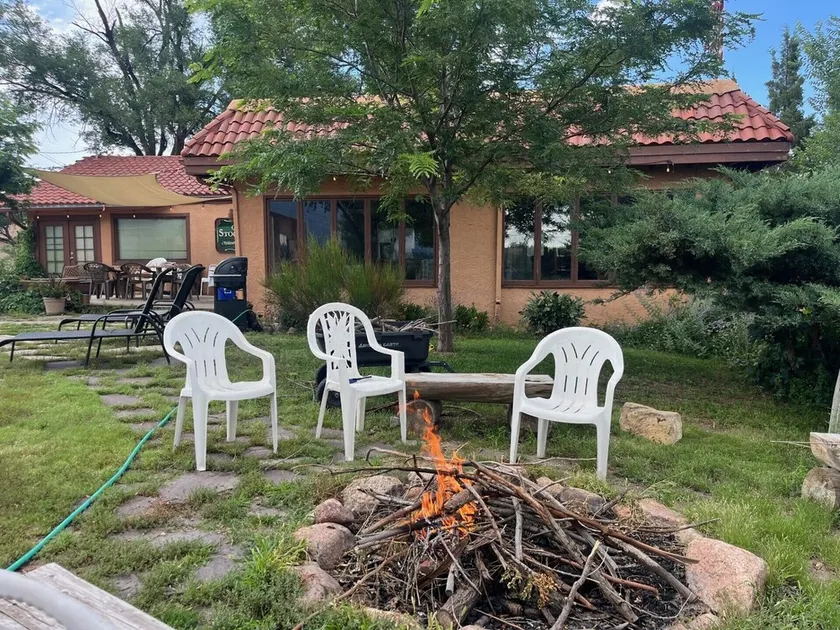 Best westside location in Colorado Springs with Mountain Views - Image 1