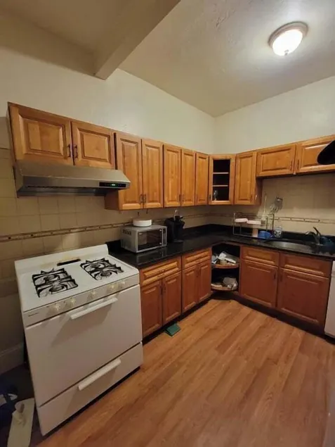184 Heath St - Image 1