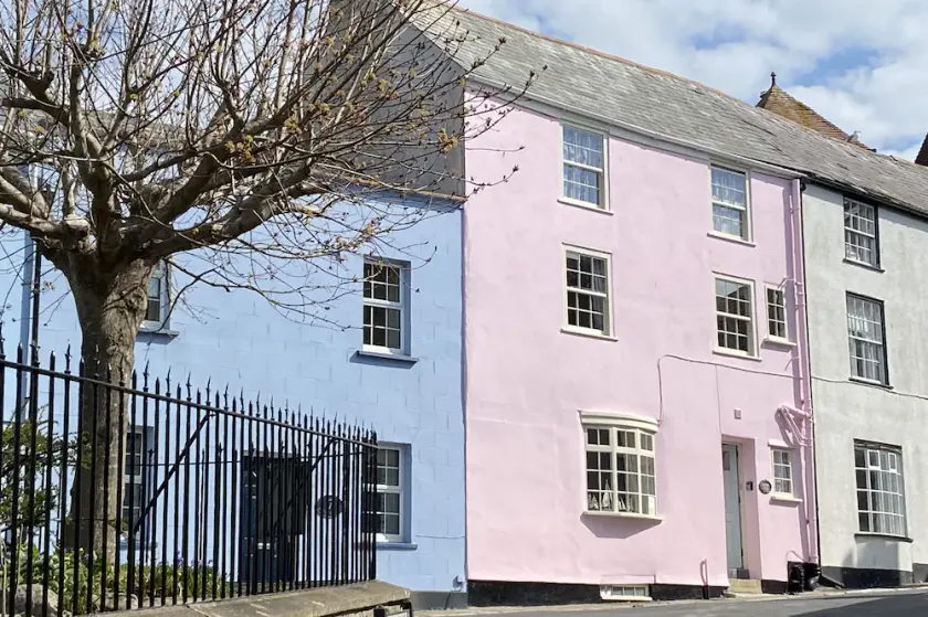 WALTHAM HOUSE, pet friendly, country holiday cottage in Lyme Regis - Image 1
