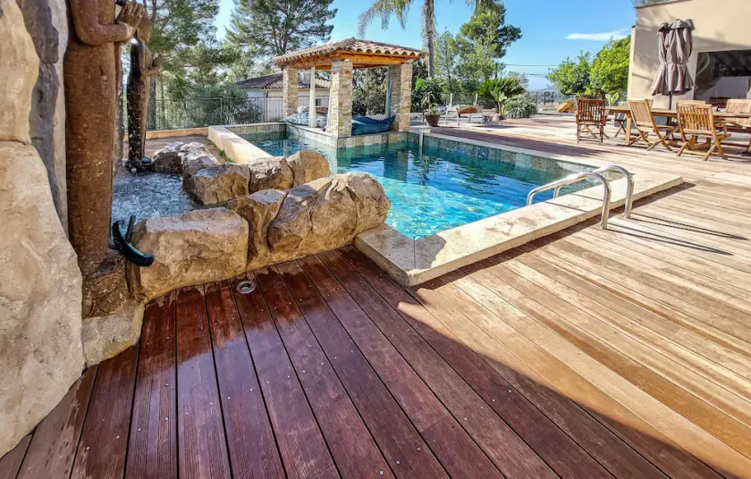 Luxurious home in Cuers - Image 1