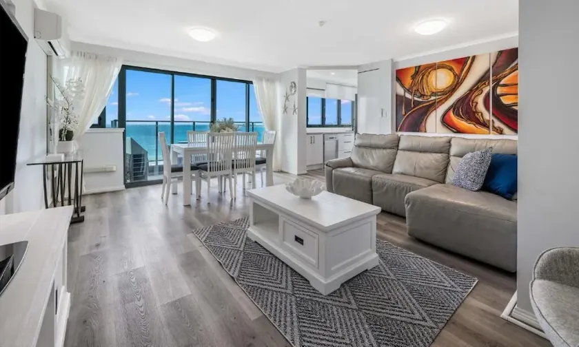 Sunny Coast Escapes Maroochydore - Image 1