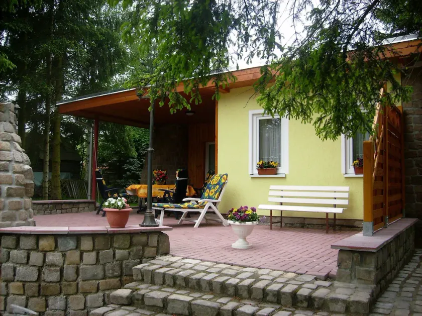 Newly renovated, detached vacation home, pets welcome - Image 1