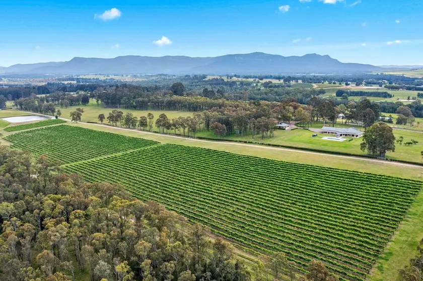 Degen Estate - Luxury group accommodation at its best! - Image 1