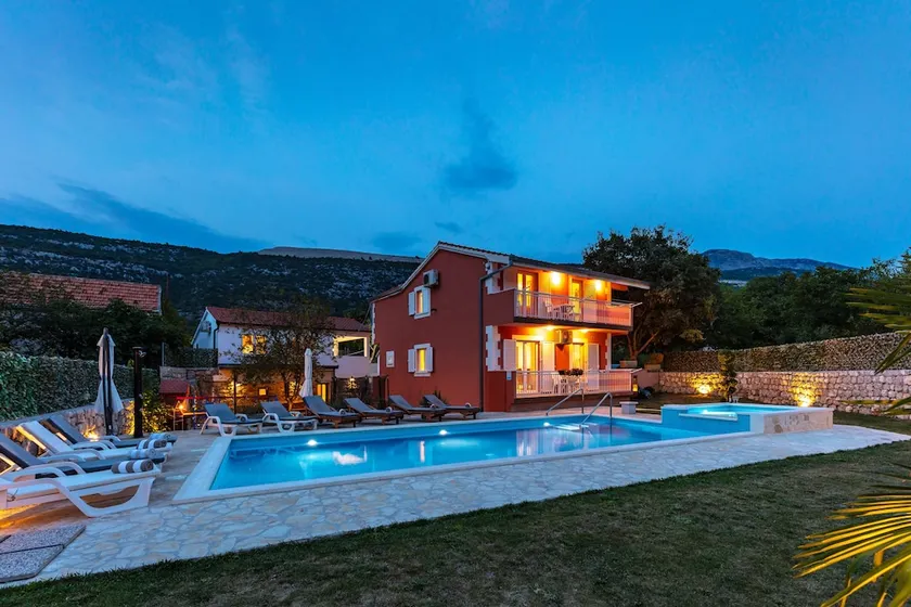 Villa Poquito con piscina climatizada interior Makarska - Image 1