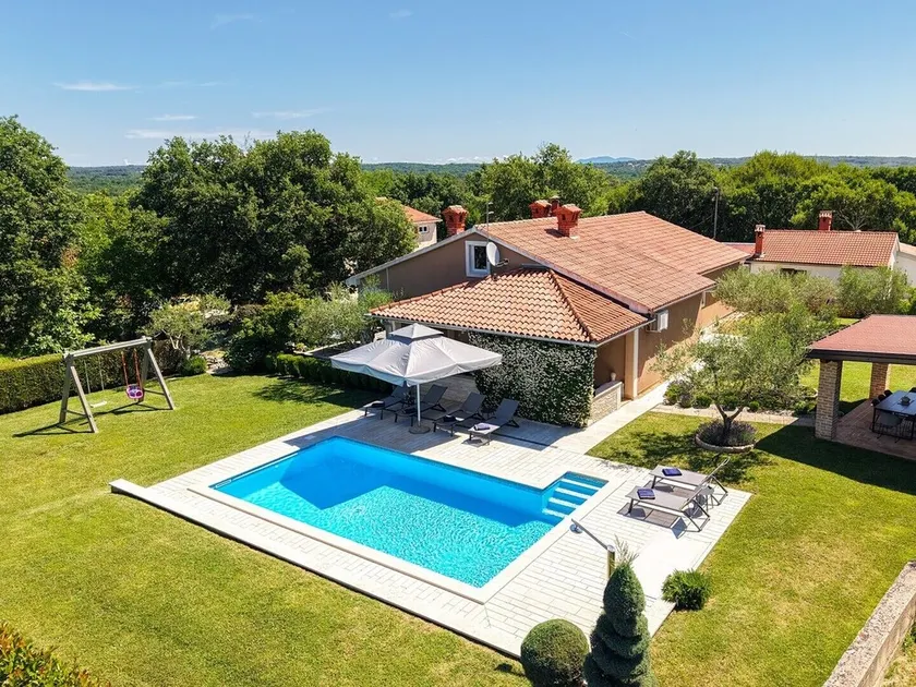 Villa Ruza med pool i lugn och trevlig anlagd trädgård - Image 1