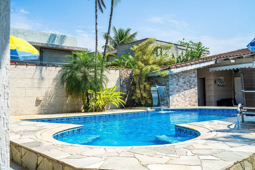 Casa Espaçosa no Condomínio Morada da Praia - Image 1