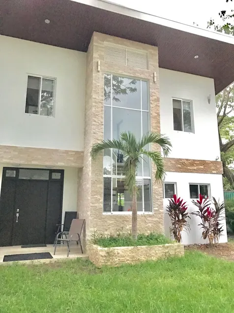 Luxurious Modern Home - A Walk To The Beach - Image 1