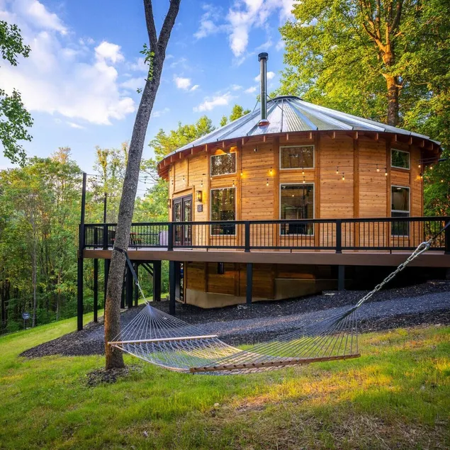 Shenandoah Yurt: Hot Tub~Wood Stove~WiFi~EVcharger - Image 1