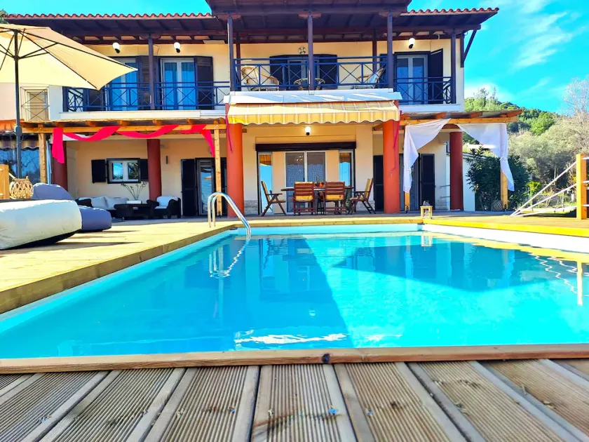 Villa Laguna - Image 1