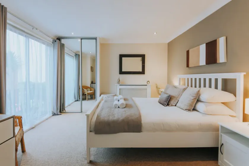 Stunning Penthouse - Sea Views, Beaches, Surfing & Parking - Image 1