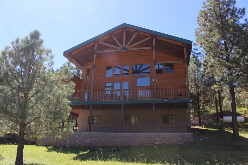 ** REGRESO A LA ESCUELA ESPECIAL !!** Hermosa cabaña a 6 millas de Cloudcroft! - Image 1