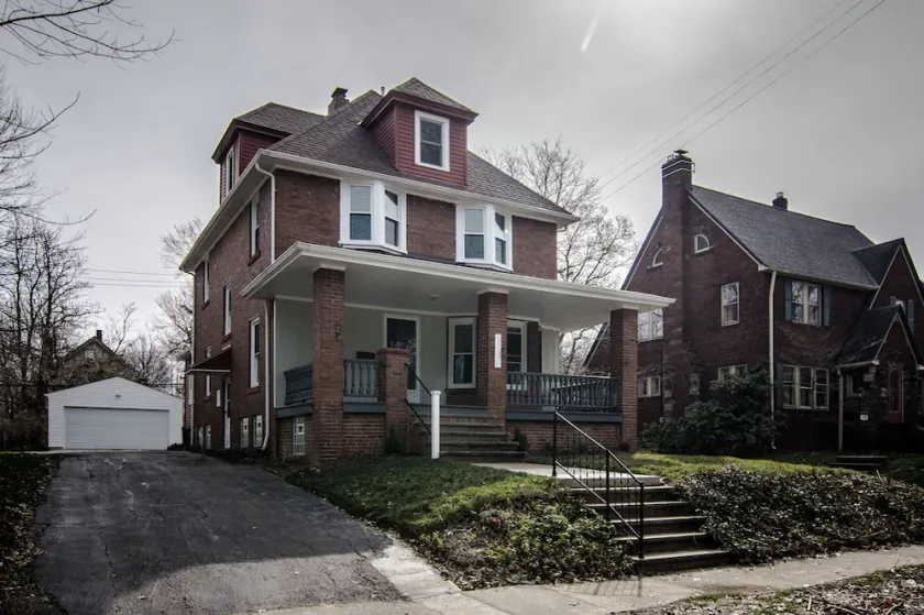 ★ Professionally remodeled  century home minutes from the clinic & Downtown! - Image 1