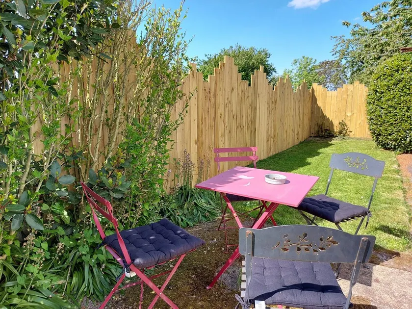 Maison avec jardin, 4 chambres, proche Laval, idéale pour familles et séjours professionnels - Image 1