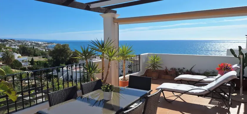 Bel appartement avec vue mer et montagne. - Image 1