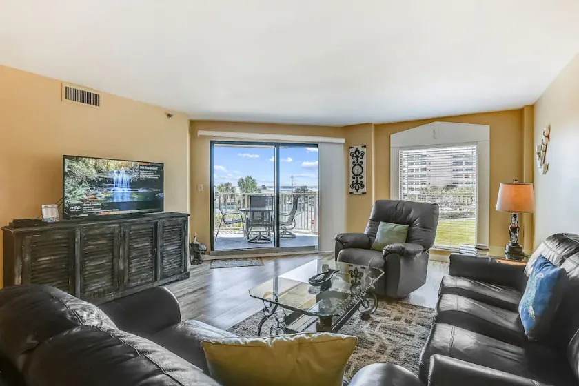 IR 213 is a beautifully updated Gulfview 2 BR with amazing rates - Sleeps 8 - Image 1