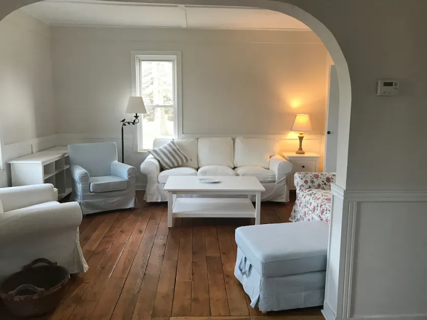 Charming Cottage across the street from the Beach! - Image 1